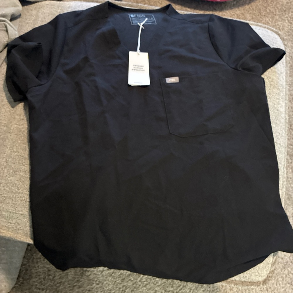 Figs women’s Black Short Sleeve Tee